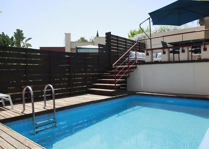 Private Pool Luxurious Villa With Mountain Views